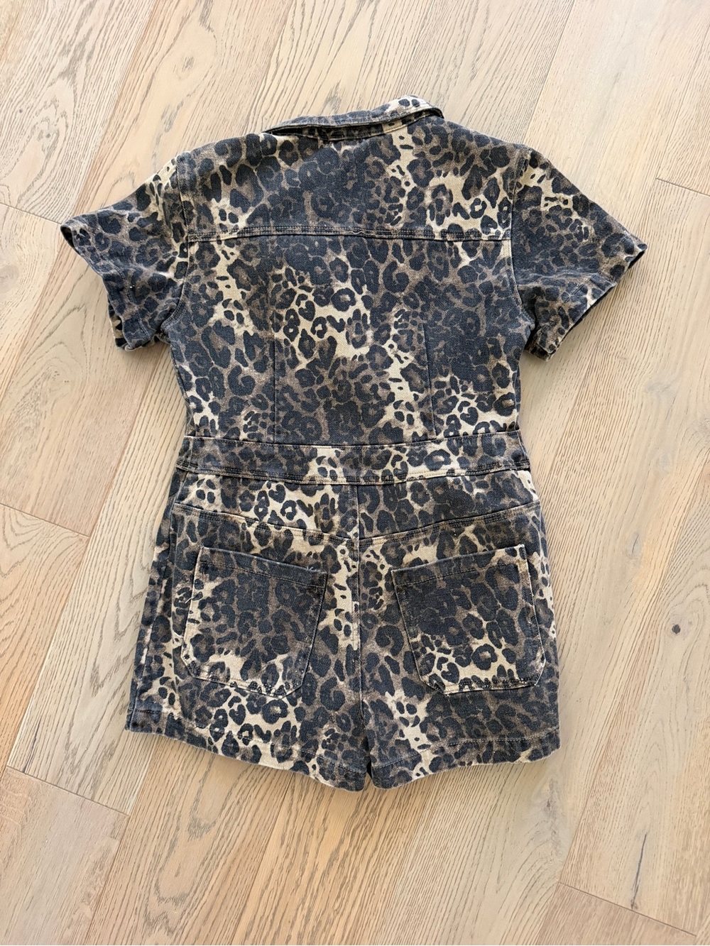 Nasty Gal Leopard Print Zip-Up Leopard Print Denim Romper Black & Tan - Picture 3 of 4